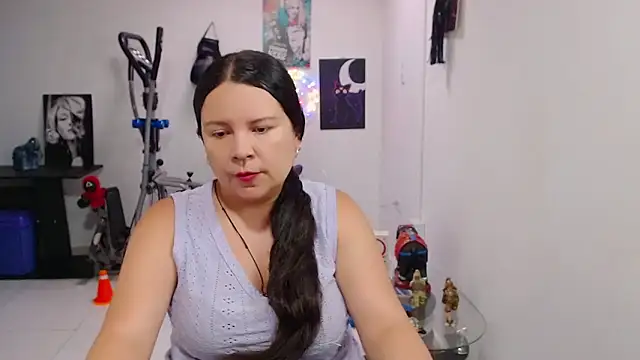 claryssa  online show from June 3, 8:24 pm