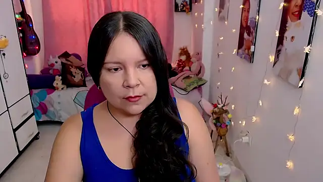 claryssa  online show from May 21, 9:45 pm