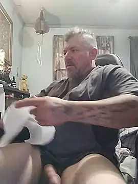 Snapshot of bigdoog8 chatting on June 10, 10:55 pm bigdoog8 online show from June 10, 10:55 pm