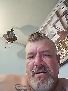 Snapshot of bigdoog8 chatting on June 15, 10:09 pm bigdoog8 online show from June 15, 10:09 pm