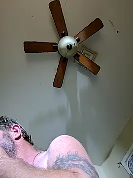 Snapshot of Hugebwc102 chatting on October 5, 6:48 am Hugebwc102 online show from October 5, 6:48 am