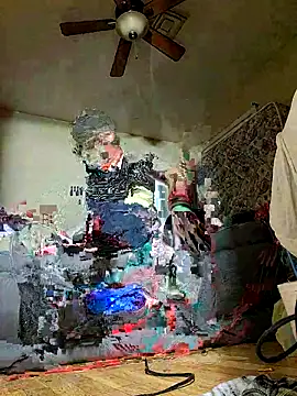 Snapshot of Hugebwc102 chatting on September 30, 7:47 am Hugebwc102 online show from September 30, 7:47 am