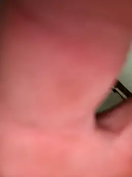 Snapshot of Hugebwc102 chatting on September 16, 6:25 am Hugebwc102 online show from September 16, 6:25 am