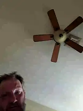 Snapshot of Hugebwc102 chatting on October 3, 9:38 pm Hugebwc102 online show from October 3, 9:38 pm