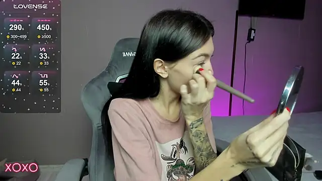 Snapshot of Mariella_Adamss chatting on November 18, 12:52 pm Mariella Adamss online show from November 18, 12:52 pm