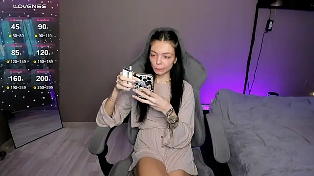 Mariella Adamss online show from March 18, 5:32 am