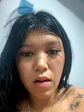 Snapshot of emily_rosse04 chatting on October 18, 11:01 am emily rosse04 online show from October 18, 11:01 am