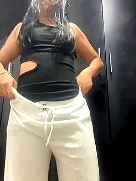 Snapshot of emily_rosse04 chatting on October 30, 11:08 am emily rosse04 online show from October 30, 11:08 am