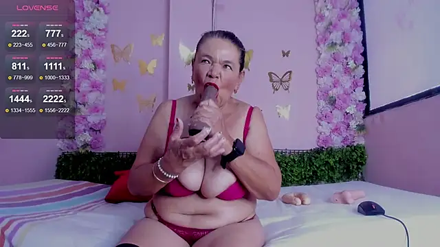 Snapshot of grandmother_milf chatting on July 14, 1:28 pm grandmother milf online show from July 14, 1:28 pm