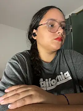 Snapshot of CurlyGirl_1 chatting on September 18, 8:34 pm CurlyGirl 1 online show from September 18, 8:34 pm