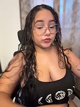 CurlyGirl 1 online show from June 18, 11:21 pm