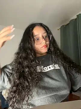 Snapshot of CurlyGirl_1 chatting on October 9, 12:44 am CurlyGirl 1 online show from October 9, 12:44 am