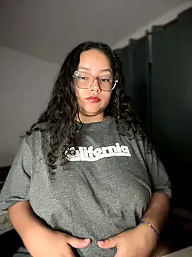 CurlyGirl 1 online show from November 23, 11:04 pm