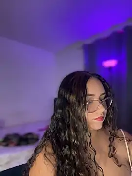 CurlyGirl 1 online show from May 9, 1:53 am
