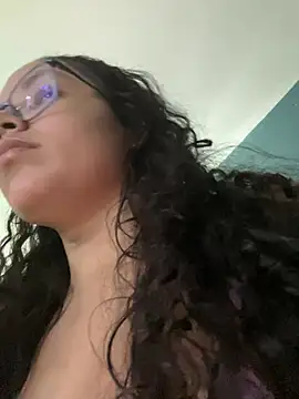 Snapshot of CurlyGirl_1 chatting on February 7, 10:41 pm CurlyGirl 1 online show from February 7, 10:41 pm