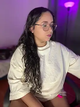 CurlyGirl 1 online show from March 27, 11:05 pm