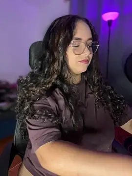 CurlyGirl 1 online show from April 25, 11:57 pm