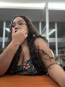 CurlyGirl 1 online show from July 9, 1:39 am