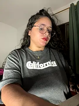 CurlyGirl 1 online show from November 7, 2:49 am