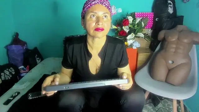 SheraHadee online show from May 29, 11:05 am