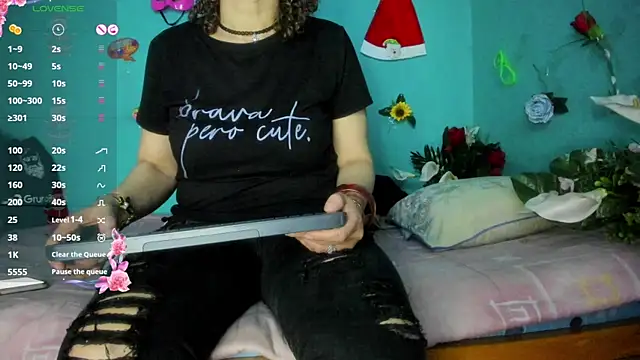 SheraHadee online show from December 17, 5:01 am