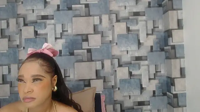 angel dthroatt online show from December 22, 12:05 pm