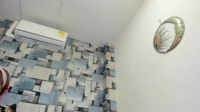 angel dthroatt online show from March 17, 12:08 pm