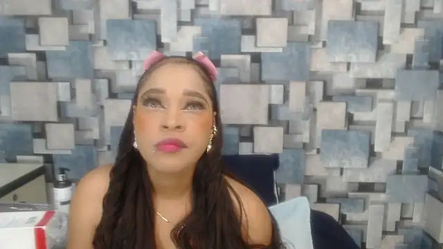 angel dthroatt online show from December 21, 12:18 pm