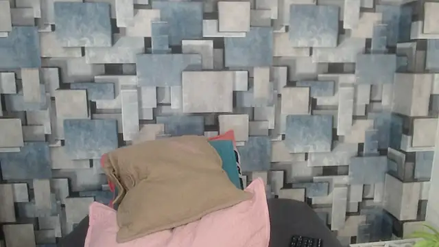 angel dthroatt online show from January 8, 12:11 pm