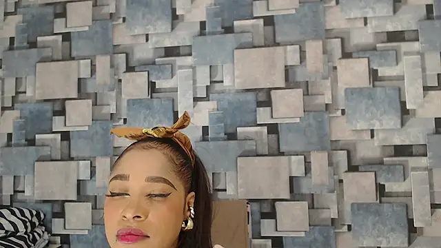 angel dthroatt online show from December 4, 12:04 pm