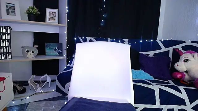 Snapshot of BellaLiz_ chatting on January 25, 1:54 am BellaLiz online show from January 25, 1:54 am