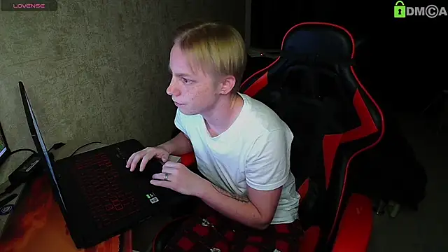 Alexis Gordon online show from September 16, 7:59 pm