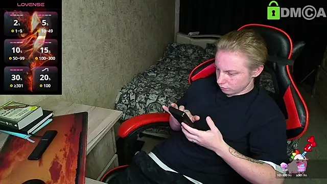 Alexis Gordon online show from October 2, 7:28 pm