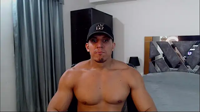 Snapshot of Frank_heaven01 chatting on October 6, 5:35 pm Frank heaven01 online show from October 6, 5:35 pm