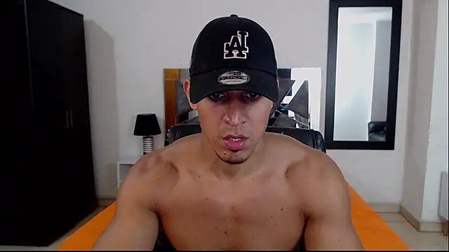 Snapshot of Frank_heaven01 chatting on September 19, 5:06 pm Frank heaven01 online show from September 19, 5:06 pm