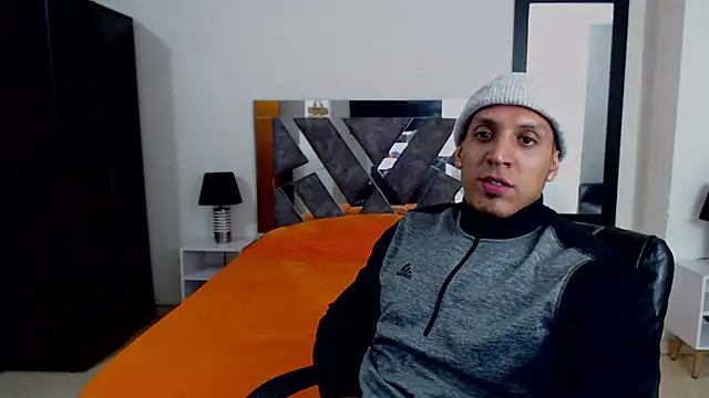Snapshot of Frank_heaven01 chatting on February 11, 5:26 am Frank heaven01 online show from February 11, 5:26 am