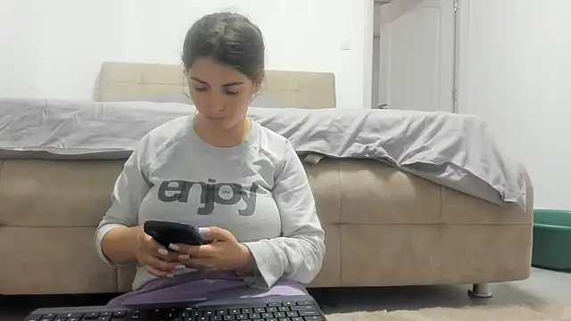 Hottalicia2 online show from March 12, 2:32 pm