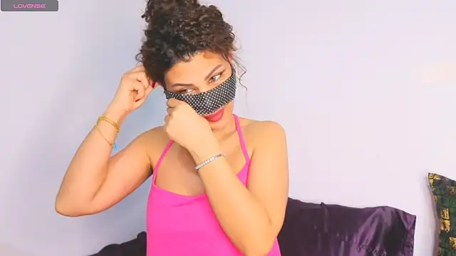 Turkish Latina online show from May 17, 9:37 pm