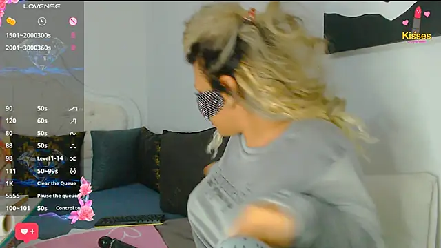 Snapshot of Turkish_Latina chatting on March 2, 9:30 pm Turkish Latina online show from March 2, 9:30 pm