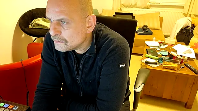 Jeflitschtexh online show from March 3, 6:15 pm