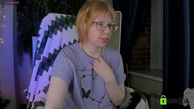 Melissa Wells online show from April 18, 9:15 pm