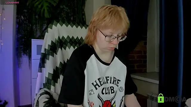 Melissa Wells online show from April 4, 8:37 pm