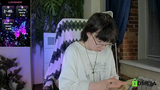 Melissa Wells online show from June 9, 8:43 pm