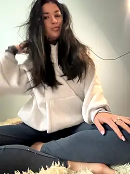 Snapshot of AlisaDoll444 chatting on September 30, 6:19 am AlisaDoll444 online show from September 30, 6:19 am
