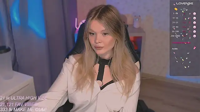 VeronaAura online show from October 2, 8:45 pm