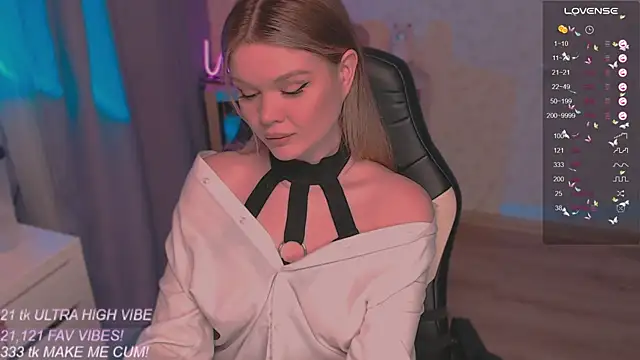 VeronaAura online show from October 10, 9:37 pm