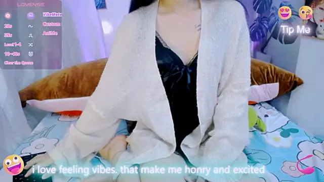 Snapshot of Ly__ chatting on February 26, 3:06 am Ly online show from February 26, 3:06 am