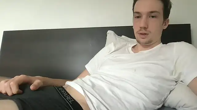 hungandfun05 online show from February 10, 9:47 am