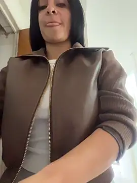 Meganmilk1 online show from May 11, 2:18 pm