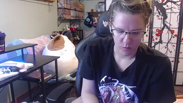 Sarahtineke online show from March 4, 3:42 pm